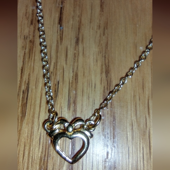 Gold heart bracelet - Picture 13 of 16